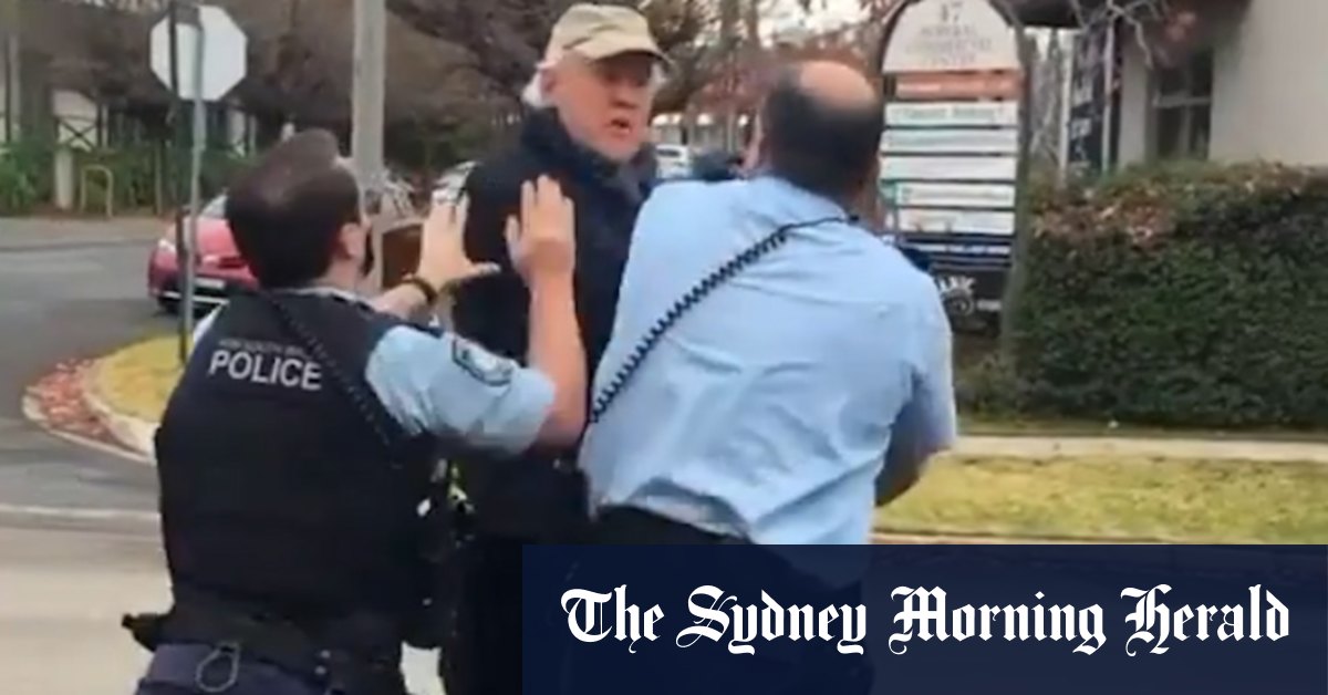 Nsw Covid Shop Owner Customer Arrest As Police Issue 75 Penalty Notices For Lockdown Breaches