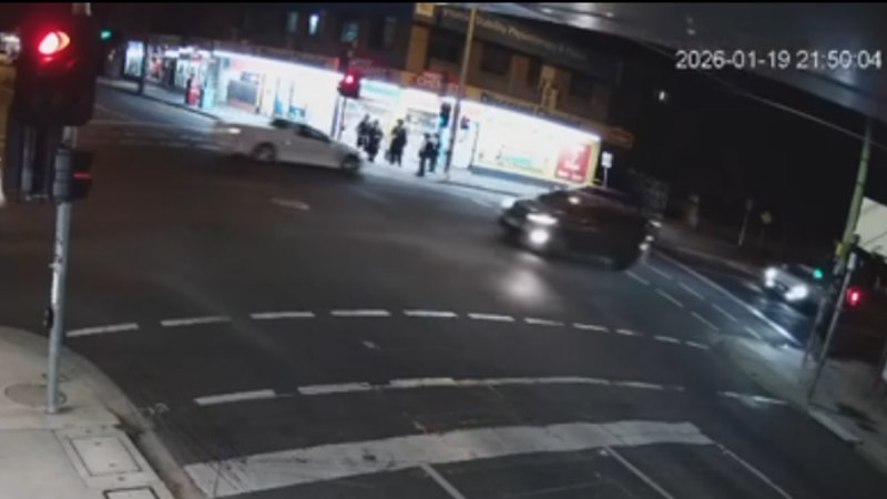 Suspects identified after ute chase, Nazi salutes directed at Jewish teens in Ripponlea