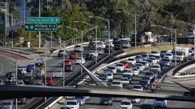 Perth congestion soars as commuters returning to work shun public transport
