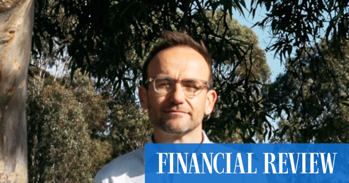 Carbon challenge: Greens Adam Bandt says coal, gas workers not the enemy - Vimarsana News