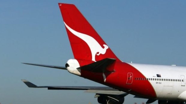 Passengers were stuck aboard a Qantas plane at Christchurch Airport for hours.