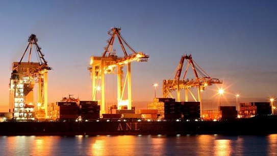 The lights may be on, but the Port of Fremantle is still experiencing the dark side of industrial relations. 