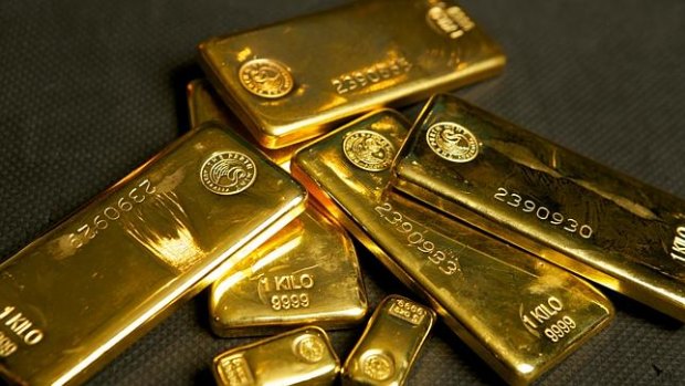 Gold miner gives investors option to pull out of $490m raising