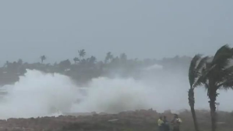 WA news LIVE: Tropical Cyclone Mitchell expected to cross Carnarvon coast tonight