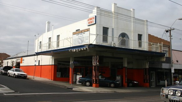 The garage at 802 High Street Thornbury in recent years.