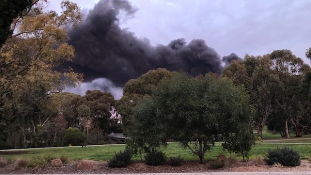 Photo taken from Tuppen Street, Yarraville, of the West Footscray chemical fire in August 2018. 