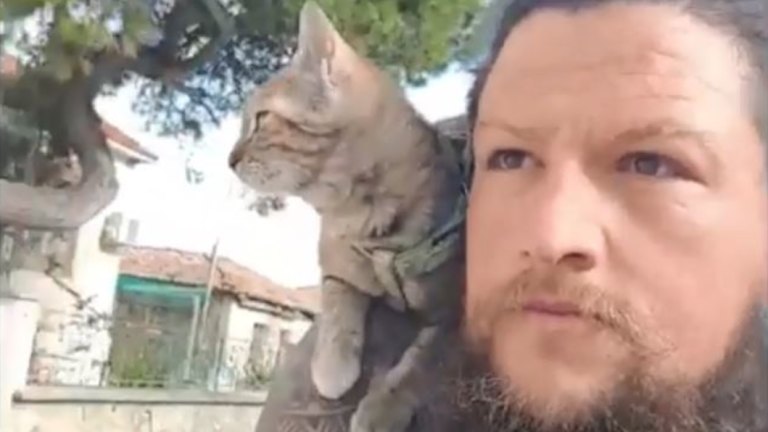 It S True Companionship He S Biking Around The World With A Cat