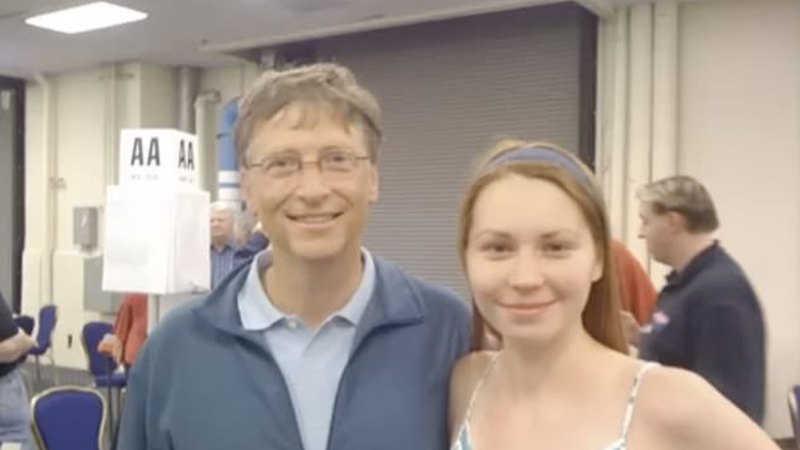 Bill Gates'in iddia edilen Rus sevgilisi, kötü şöhretli Kremlin casusuyla bağlantılı