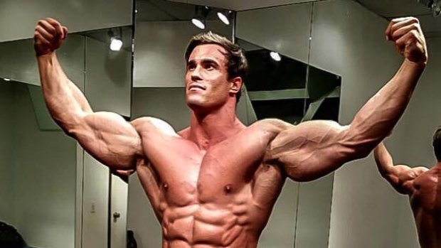 Calum von Moger as his hero Arnold Schwarzenegger.