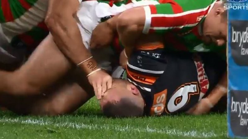 Nrl 2019 George Burgess Facing Ban For Alleged Eye Gouge Of Robbie Farah