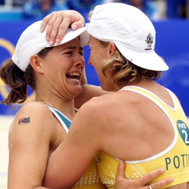 Kerrie Pottharst and Natalie Cook win gold in Sydney in 2000.