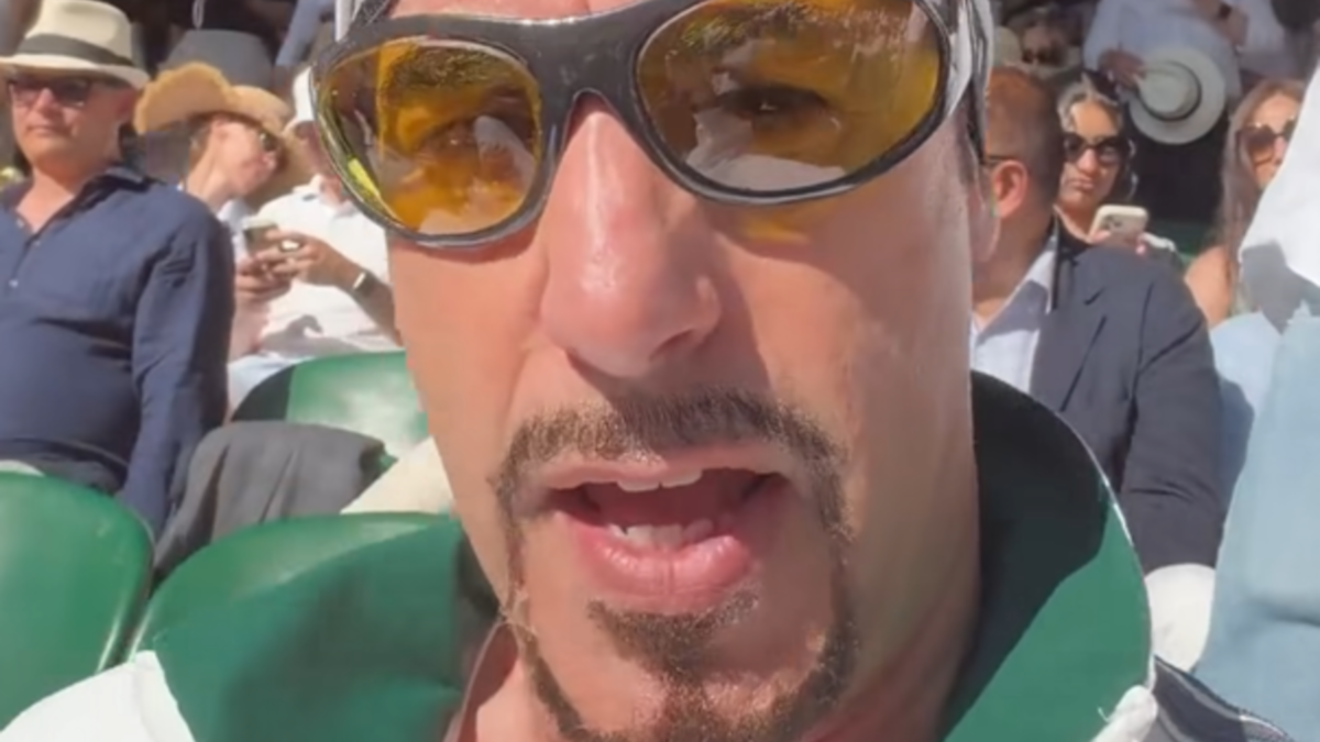 Fans left confused as A-lister attends Wimbledon in bizarre costume