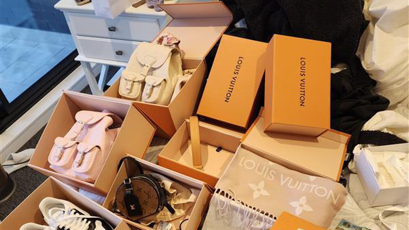 Postal worker allegedly stole eastern suburbs bank cards in $1.4 million scam