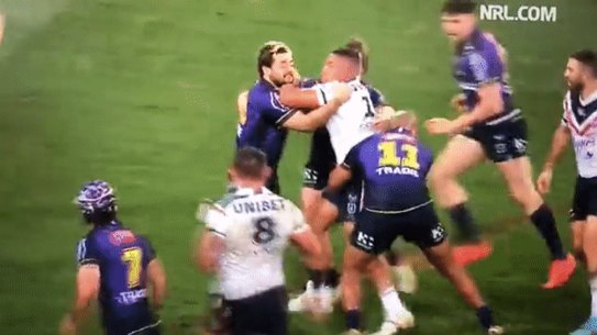 Melbourne’s Felise Kaufusi tackles Sio Suia Taukeiaho.