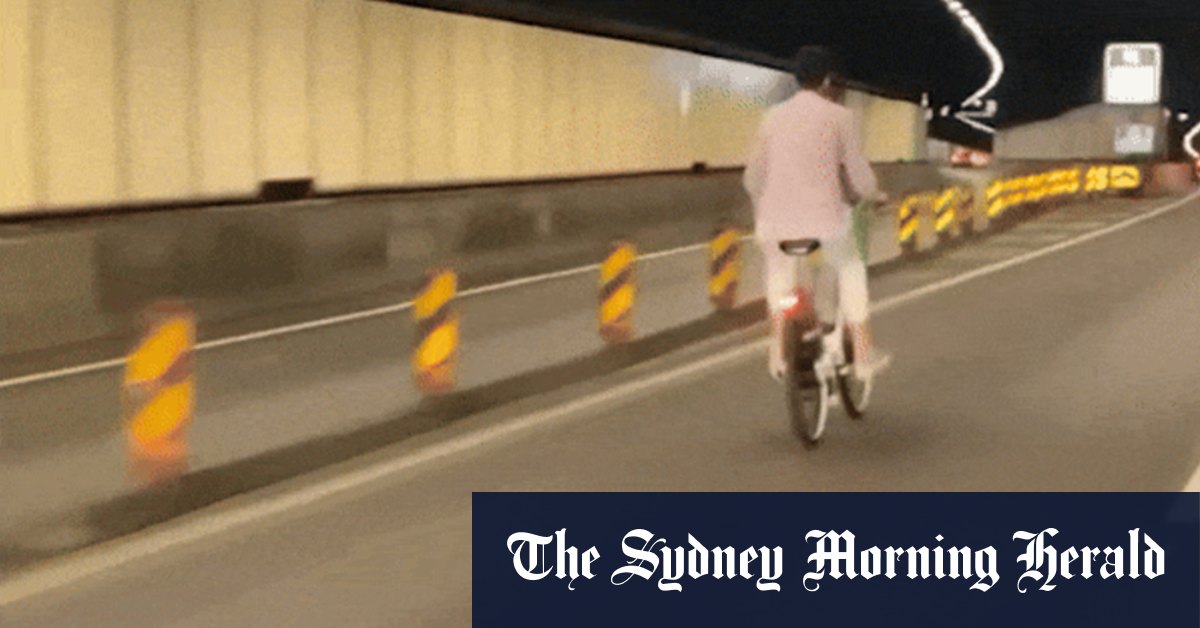 Video captures e-bike rider crashing in Sydney’s Eastern Distributor