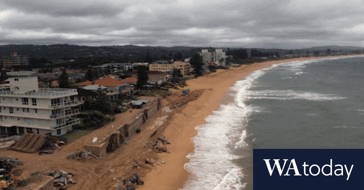Penduduk Collaroy mencela tembok laut saat masyarakat bersiap menghadapi erosi