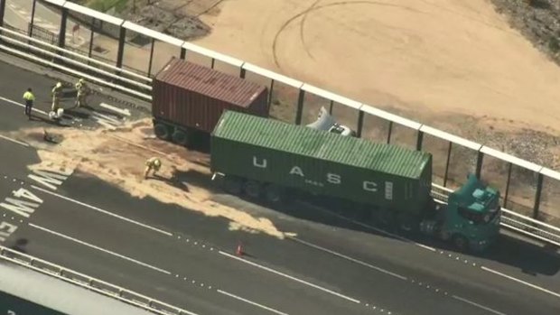 A crash on the West Gate Bridge has caused 40 metres of damage to its safety barrier. 