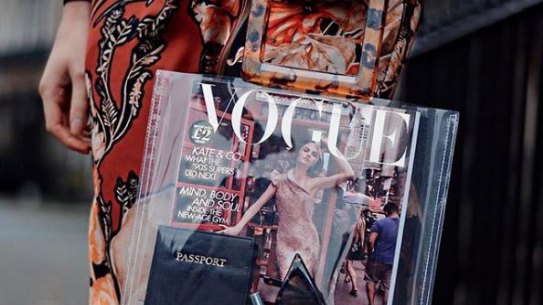 A woman carrying a clear handbag. Photo: Instagram/@rsbee_