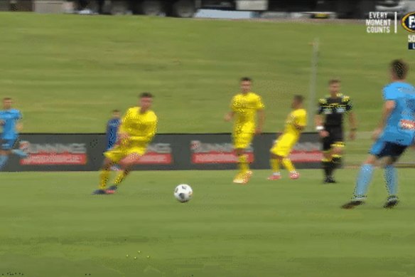 Calem Nieuwenhof scores a goal on debut for Sydney FC.