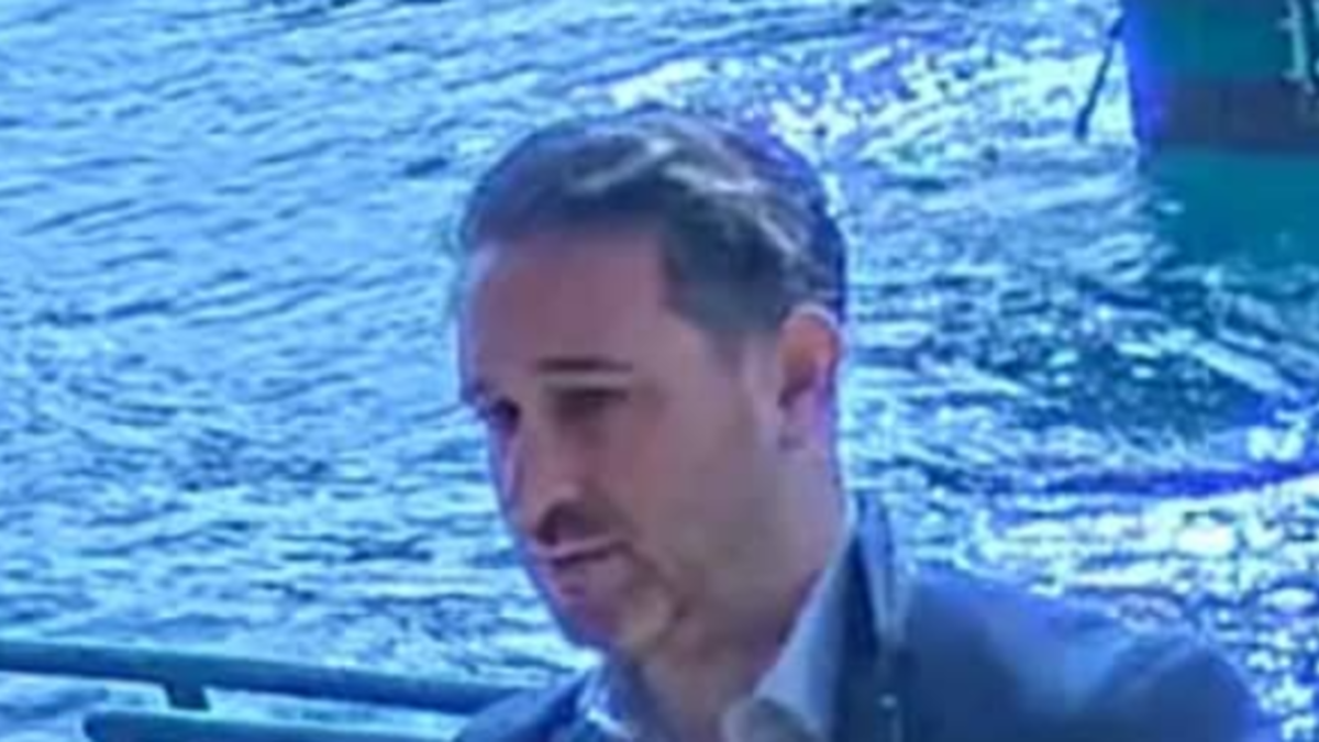 Police search for man after alleged assault on Sydney ferry | Nine.com.au