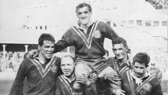 Dick Poole being chaired off (from left) by Kel O’Shea, Brian Clay, Norm Provan and Ken McCaffery after winning the 1957 Rugby League World Cup.