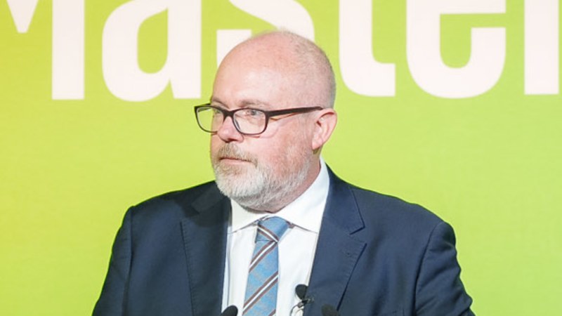 Labor seeks AI security boost as scientists call for global oversight