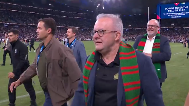 Prime Minister Anthony Albanese was one of thousands of punters to take to Allianz Stadium to celebrate Alex Johnston’s try.