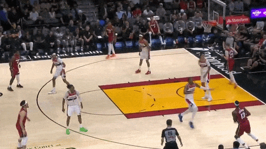 Bam Adeybayo dunks on the way to his stunning 83-point haul against Washington.