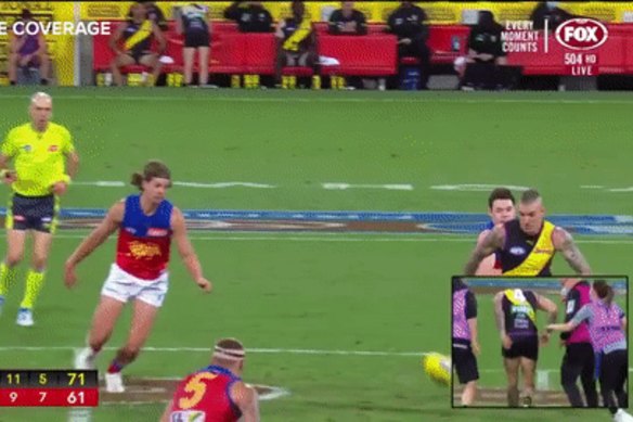 The moment Dustin Martin is injured.