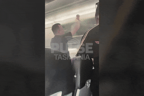 Um incêndio ocorre em um voo da Virgin.