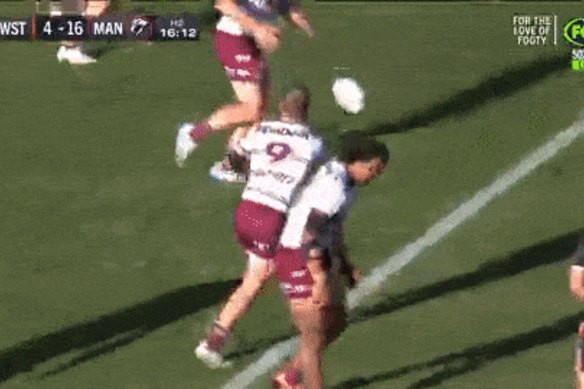 Brent Naden tackles Jake Trbojevic.