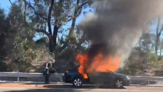 Traffic brought to standstill after car bursts into flames along Mitchell Freeway