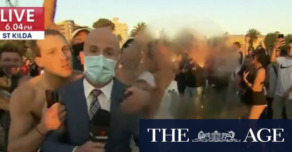 Coronavis Victoria Crowds Flock To Melbourne Beaches During Warm Weather Chief Health Officer Brett Sutton Lashes Out