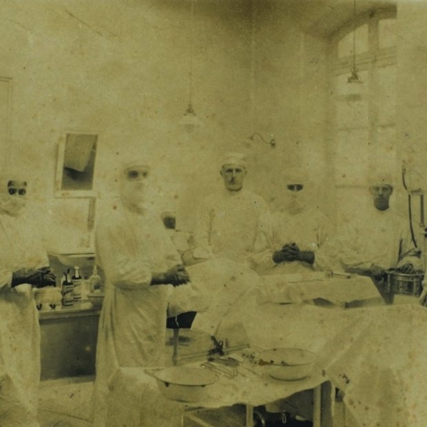 Constance Keys with other medical staff at the Australian General Hospital on the outskirts of Cairo, Egypt in 1915. 
