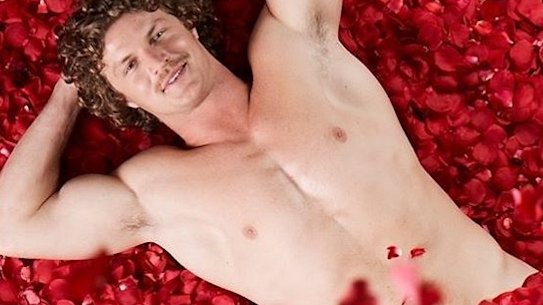 Bachelor boon: Nick ‘Honey Badger’ Cummins breaks ratings record