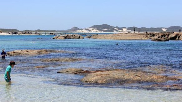 Man dies after boat capsizes in Peaceful Bay