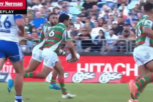 Cody Walker chips for Alex Johnston in the corner.