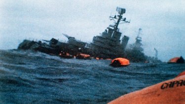 Arjantinli gemi General Belgrano, 1982'de Falkland Adaları savaşı sırasında bir İngiliz denizaltısının saldırısına uğradıktan sonra battı.