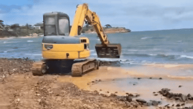 Frankston beach hit by more unauthorised works as ‘illegal’ seawall action stalls