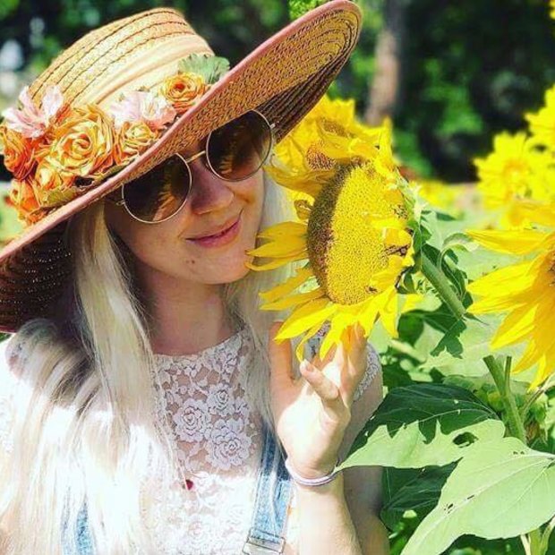 People around Australia have paid tribute to Toyah Cordingley by planting sunflower seeds.