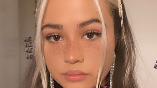 Artist Visaya Hoffie, a Brisbane woman, lost both her legs in a horrific incident in New York on the subway.