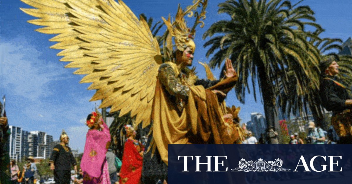 Big, hot and loud: Moomba Parade dazzled and danced along the street - Vimarsana News