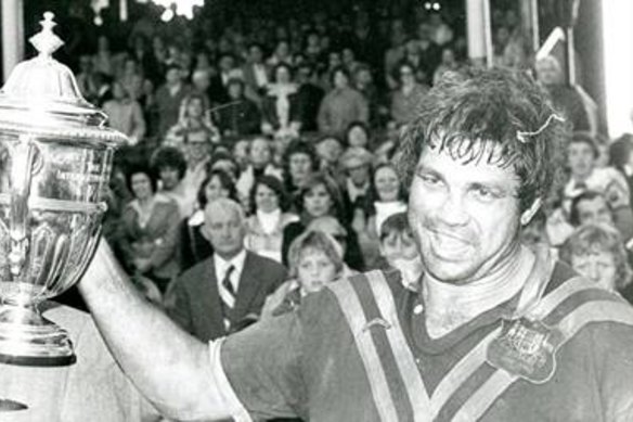 Artie Beetson with the 1977 World Cup.