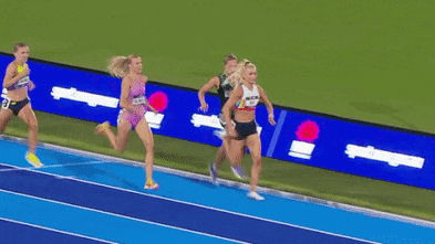 Hull crashes near finish after Kennedy breaks 10-seconds in dramatic night