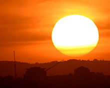 Victorian sunrise during heatwave (AAP)Victorian sunrise during heatwave (AAP)