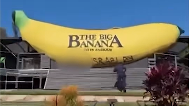 The Big Banana was vandalised with graffiti reading “f** Israel”. 