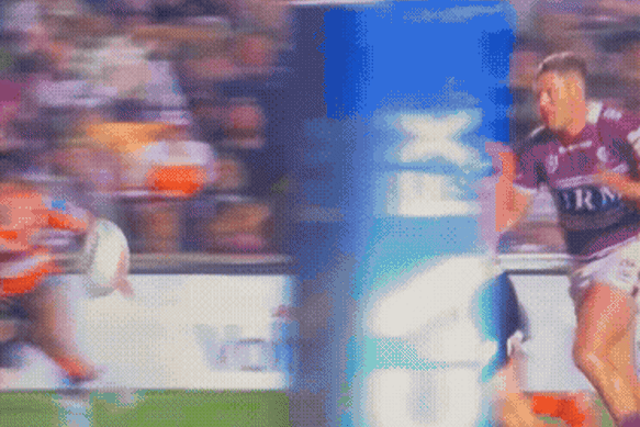 Heath Mason shoves referee Gerard Suitton on Friday night