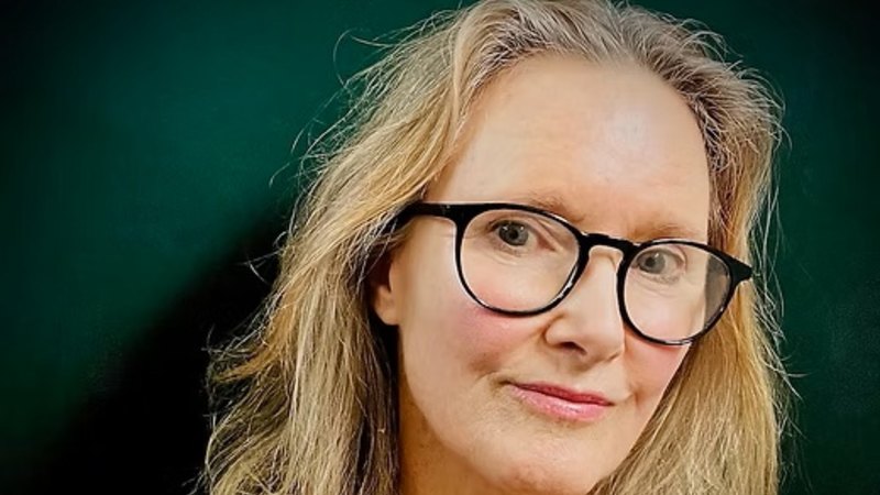 This dark academia thriller blends mystery, murder and magical mayhem