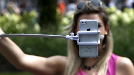 'Snapchat dysmorphia': More people want to look like their doctored selfies