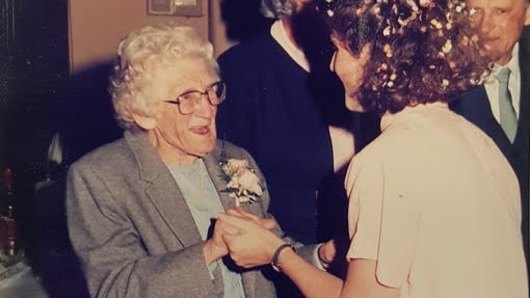 Jessie Grace Lauder (left) with a relative.